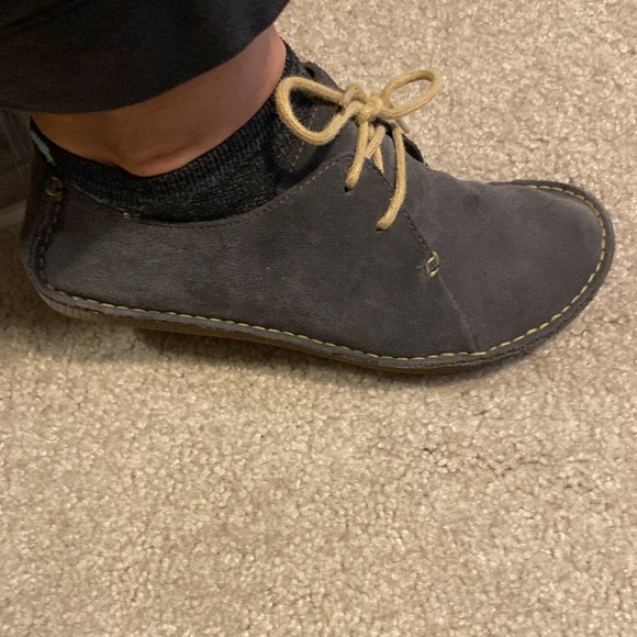 Clarks Leather shoes - size 8.5 - Picture 4 of 5